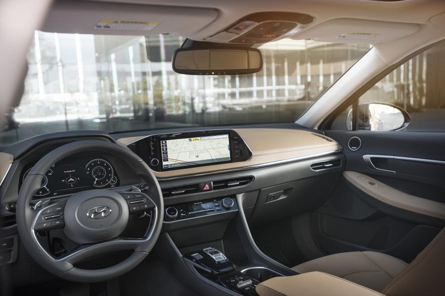 Торпедо Hyundai Sonata 2019 года  (NA) (фото 26 из 42)